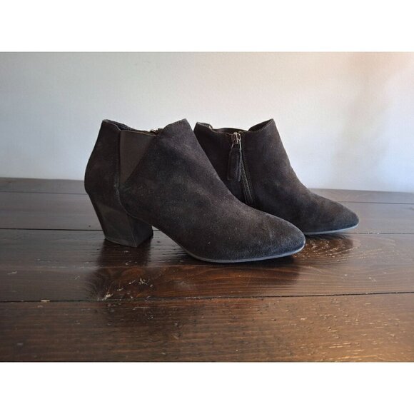 Aquatalia Fabrizia Black Suede Ankle Bootie/NWOB, Size 5.5 - Picture 4 of 11